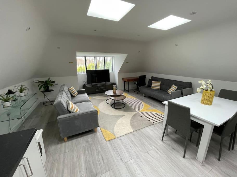 Orchid Lodge: Two-Bed Flat Near Blenheim Palace & Oxford Kidlington Exterior photo